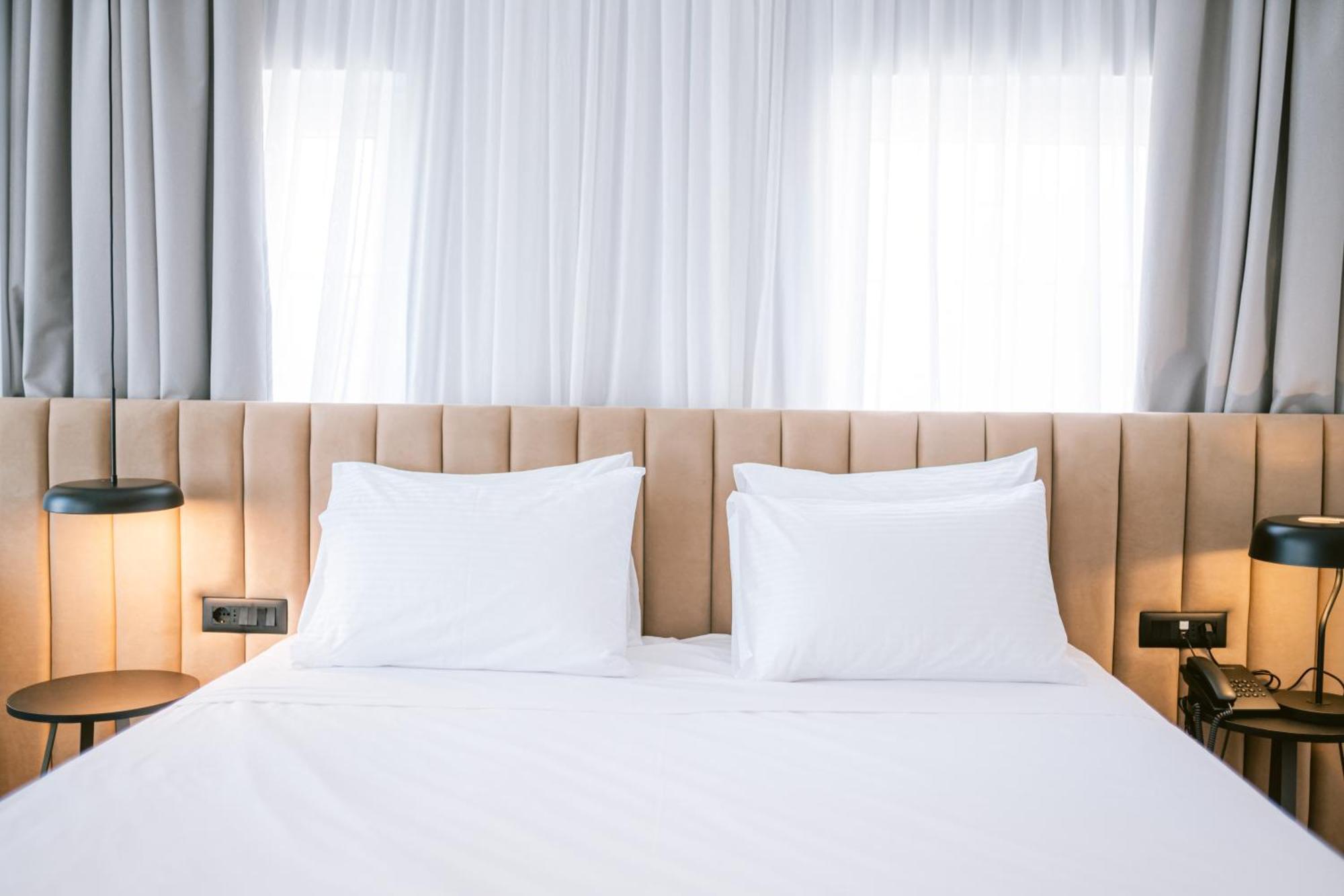 שקודר Tribute Hotel מראה חיצוני תמונה
